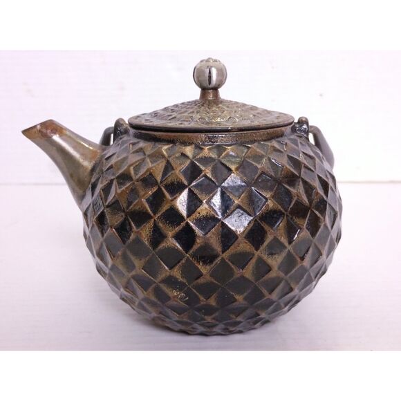 Geometric Pattern Cast Iron Japanese Style Tea or Coffee Pot 5" Tall Pot - Picture 2 of 16